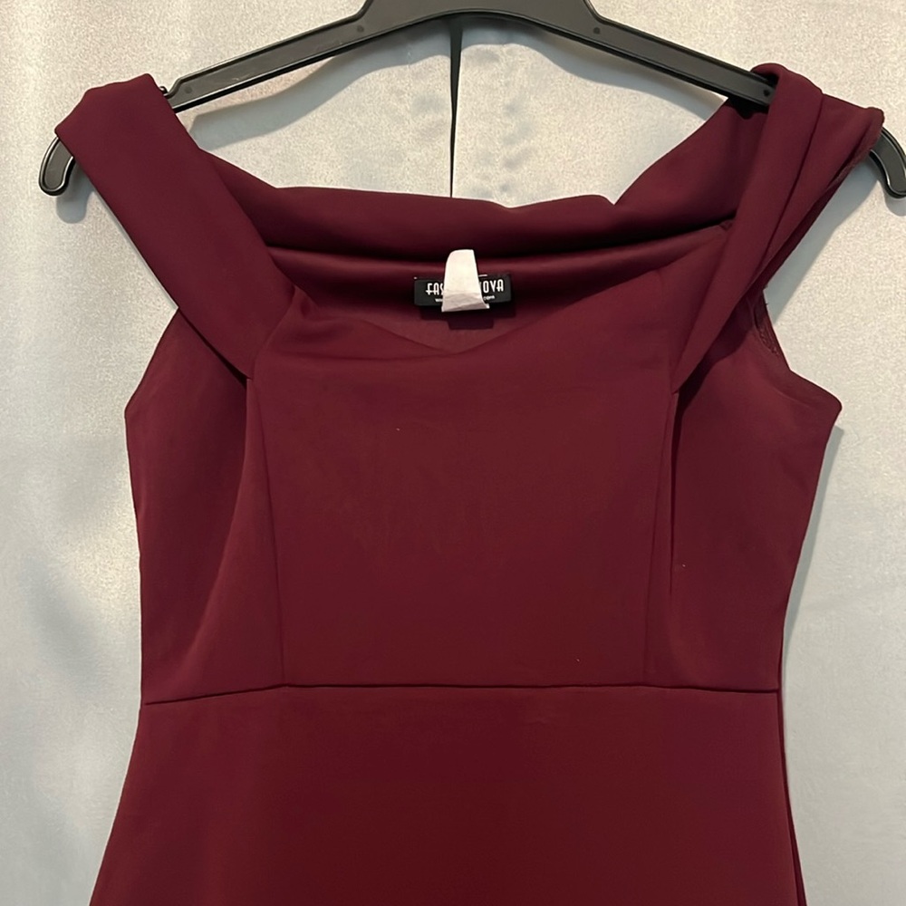 Fashion nova midi dress size med